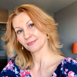 Meet your Posher, Simona